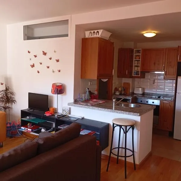 Apartamentos el Camino, hotel in Villafranca del Bierzo