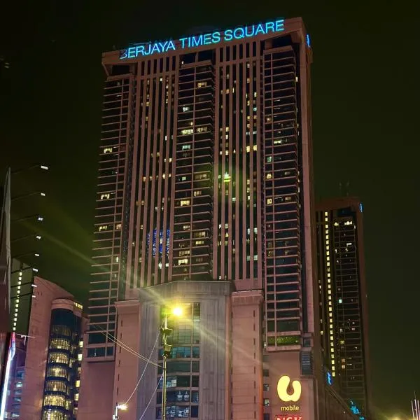 TaheeenS Suites at Berjaya Times Square, hotel v Kuala Lumpur