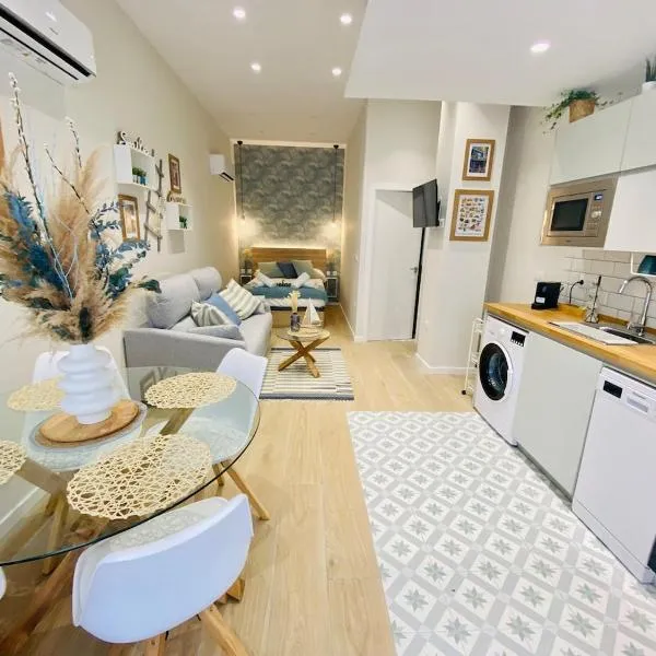 Beautiful modern loft 1km from the sea in Valencia, hotel i Valencia