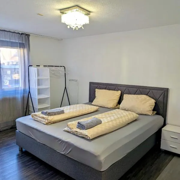 SiYen three private Rooms with 24h Check-in, hotel in Ammerbuch