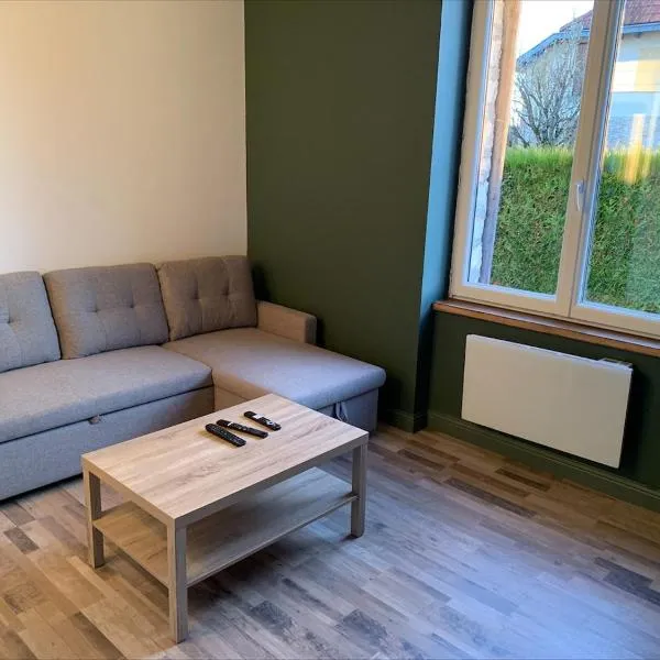 Logement au calme, à proximité de tous, hotel in Damparis