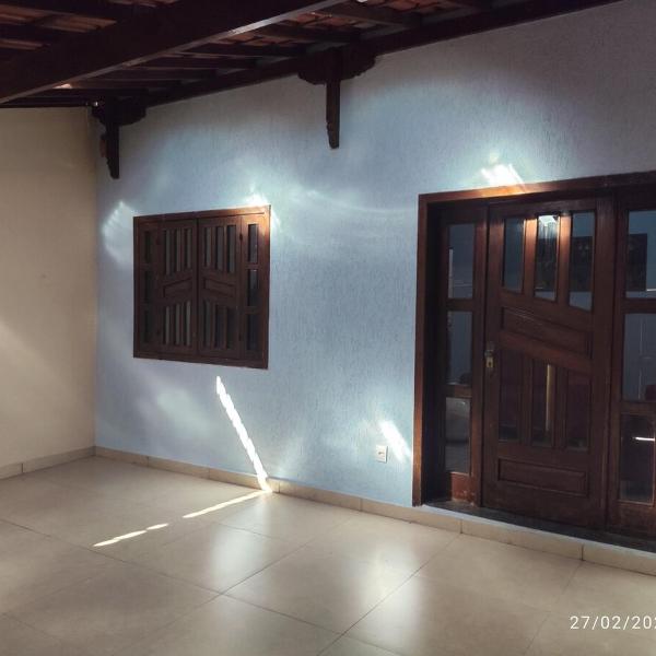 Excelente casa dois pavimentos