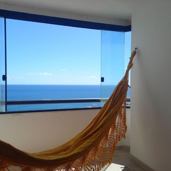 Aconchegante duplex 2 quartos frente mar Rio Vermelho com piscina