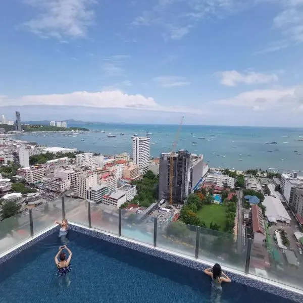 The Base Central Pattaya by Adam, hotel v destinaci Pattaya Central