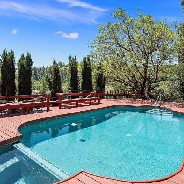 Eaglenest Inn with Pool & SPA, hotel v destinaci Julian