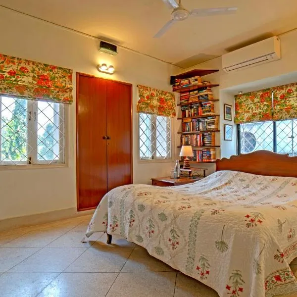 Yellowbrick - Calcutta's Freshest BnB, hotel in Kolkata