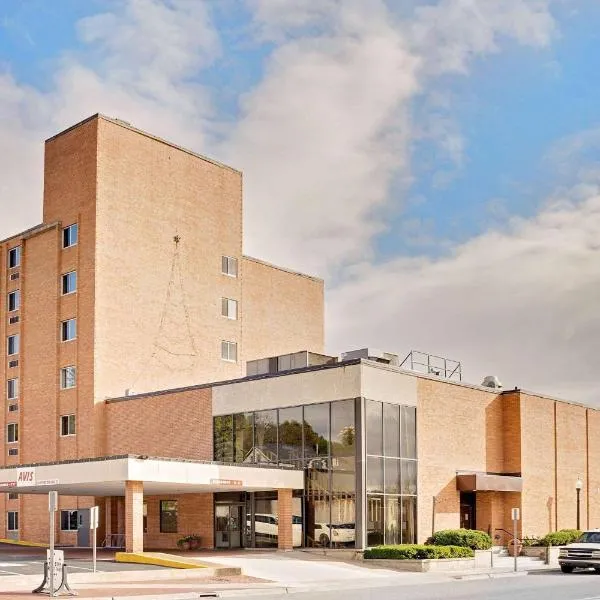 Ramada by Wyndham Marquette, hotel v destinaci Marquette