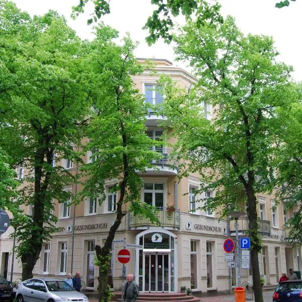 Ferienwohnung Warnemünde am Kurpark, hotel en Warnemünde