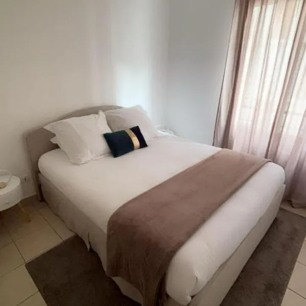 Élixir, hotel v destinaci Villeurbanne