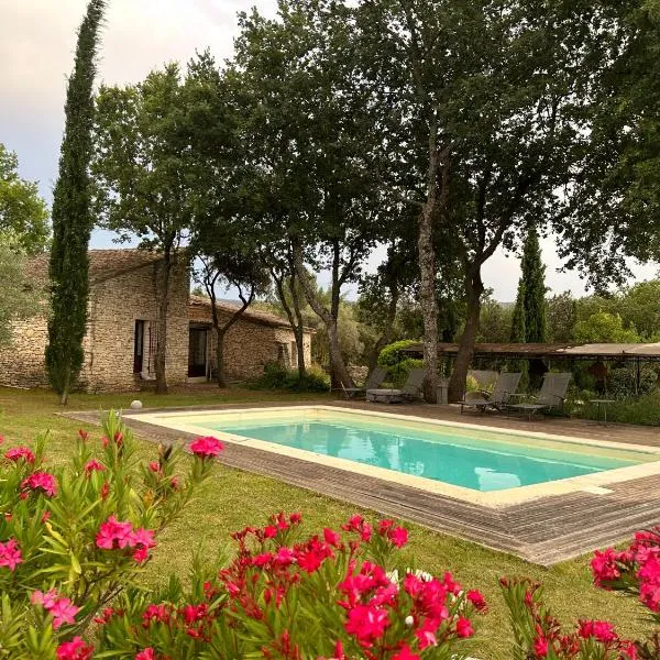 Chambre dans bastide au milieu des vignes, hotel v destinaci Ménerbes