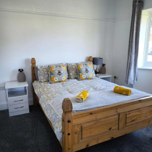 Laragh situated in the heart of Conwy County, hotel en Deganwy