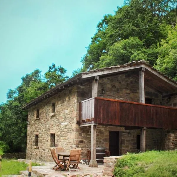 Cabaña La Cambera, hotel in Vega de Pas