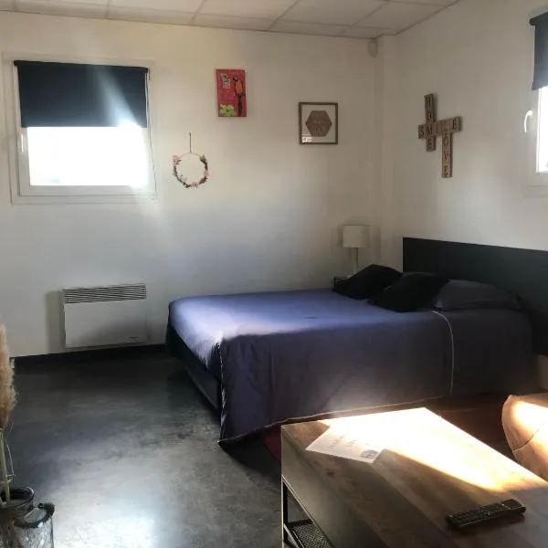 La suite du garagiste, hotel v destinaci Boulot
