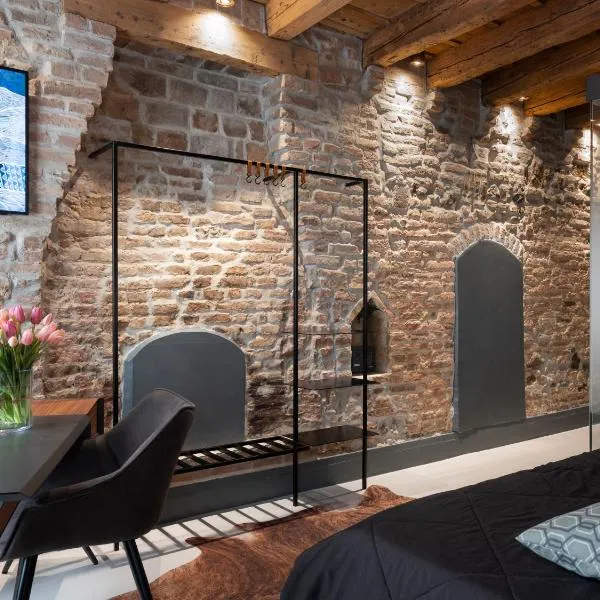 Officine Cavour CASA DEI LEONI Centro Storico Padova, hotel in Padova