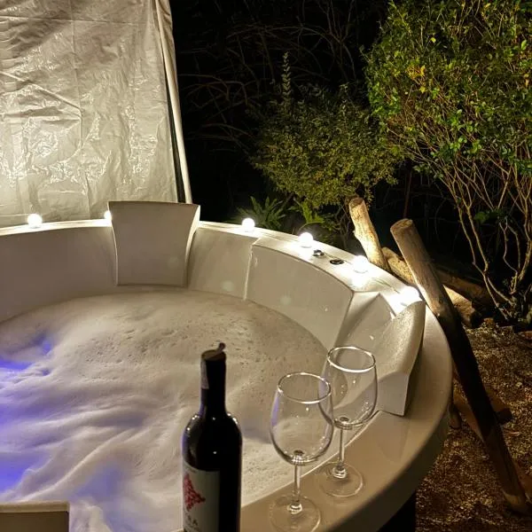 1111 Villa - The Human Happiness project - MUKTESHWAR - ------------- ---------------- --------------------- ------------------------------ --------------------------------------------- ------------Jacuzzi - Private Property with Garden and Orchard, hotel en Mukteshwar
