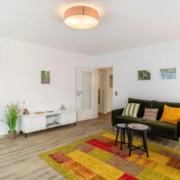 Ferienwohnung am Enzufer mit Balkon in Bad Wildbad im Schwarzwald, hotel v destinaci Bad Wildbad