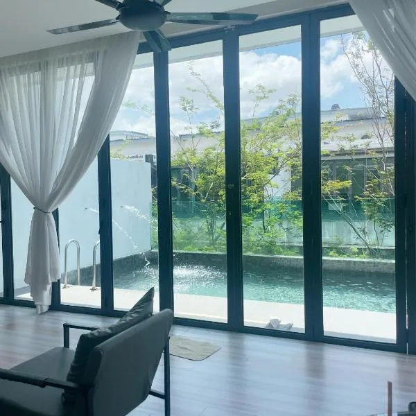 Luxury, Affordable and Spacious Private Villa with Swimming Pool & Jacuzzi for 20 plus ppl Cyberjaya, hotel v destinaci Cyberjaya