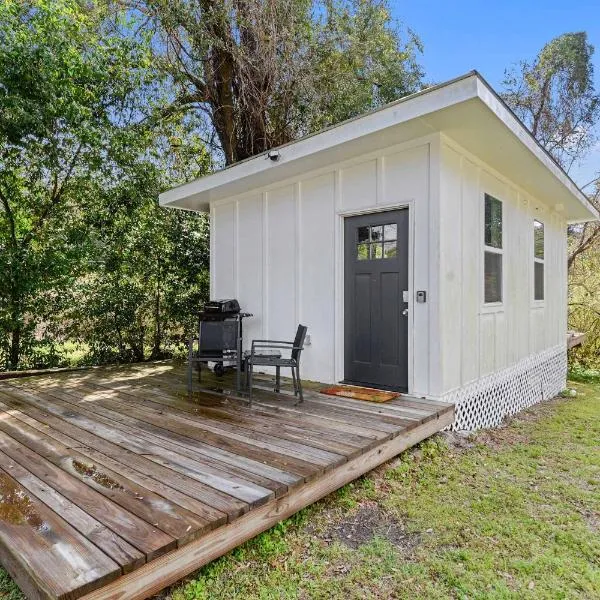 Coastal Cabana Studio - Close to beach and Mississippi City, hotel en Gulfport