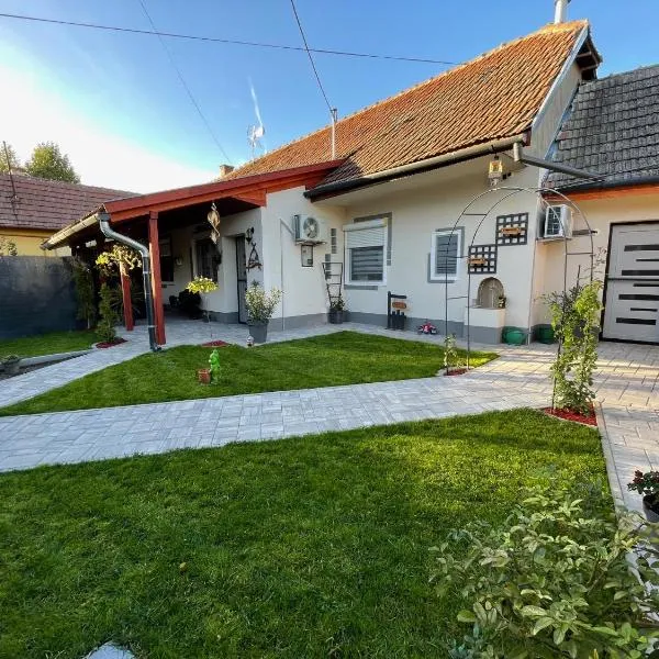Royal Gold Apartman, hotel v destinácii Kiskunhalas