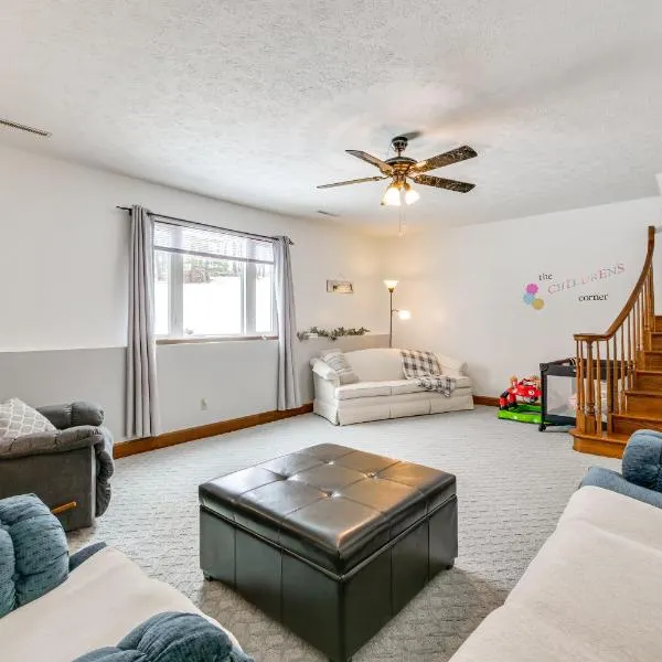 Secluded Ohio Amish Country Getaway w/ Fire Pit, hotel in Sugarcreek