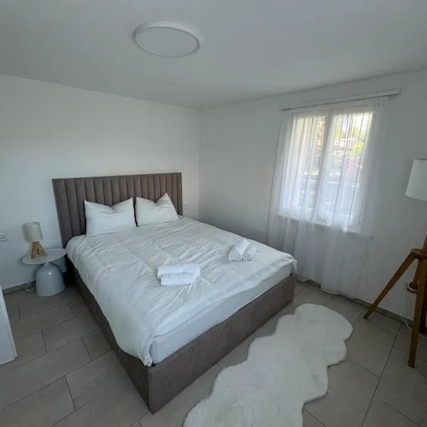 Appartement Niesenblick 1, готель у місті Шпіц