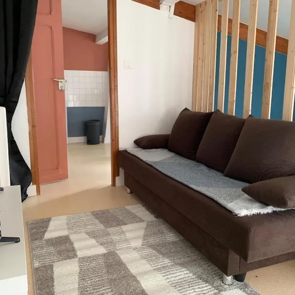 Appartement charmant face au haras, hotel v destinaci Saint Lo