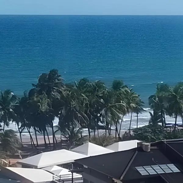 Vista Para o Mar no 8º Andar conforto e Charme 807, hotel a Salvador
