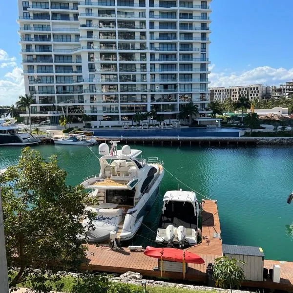 Marina Corazón Sea View - Condo Puerto Cancún, hotell i Cancún