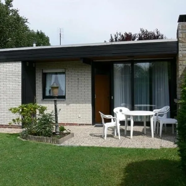 Bungalow 451 in Tossens, hotel v destinaci Tossenserdeich
