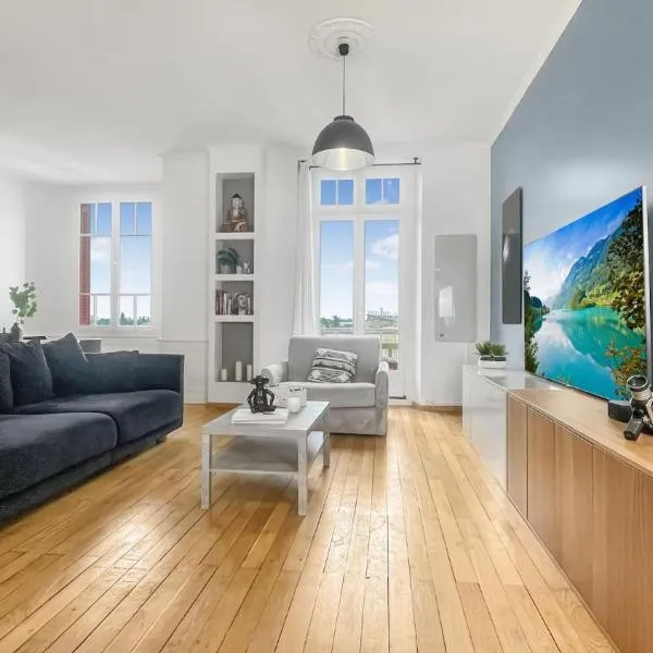 HOMEY AWESOME - Proche Gare et Tram - Centre-ville - Balcon privé - Wifi gratuit, hotel v destinaci Annemasse