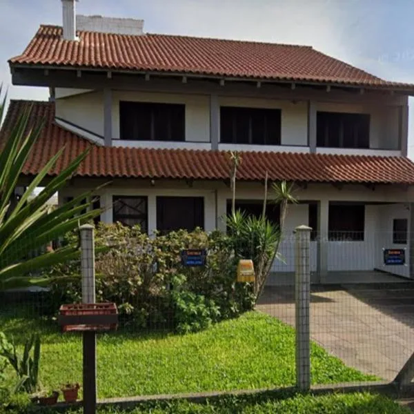 Refugio dos Sonhos a apenas 100m do mar, Hotel in Tramandaí