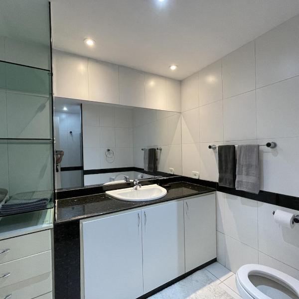 Apartamento encantador com piscina - Foto 3