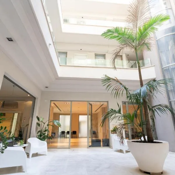 Home 15 Residence Hotel, hotel sa Catania