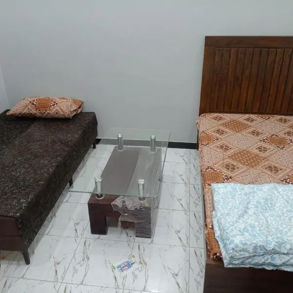 Home like house, hotel in Karachi