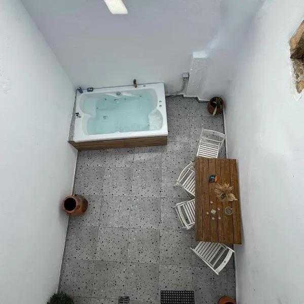 Philoxenia traditional house private jacuzzi, hotel v destinaci Palaiólimnos