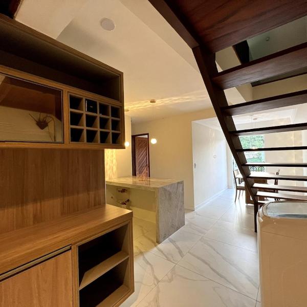 Cobertura de luxo de 3 a 4 quartos, 4 a 5 banos, ate 7 p