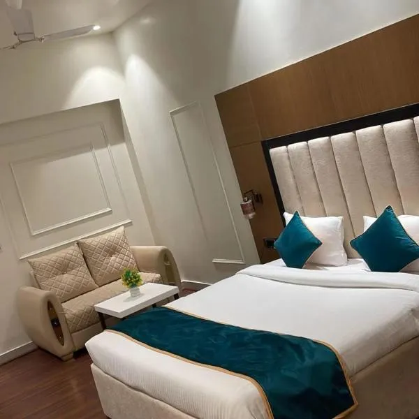 HOTEL BLESSINGS iMPERIA, hotel v destinaci Prayagraj