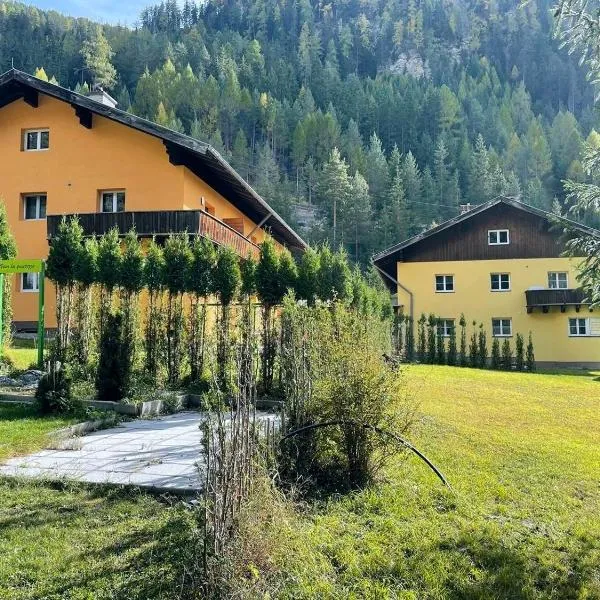 Ferienwohnung Königspudel, hotel in Nauders