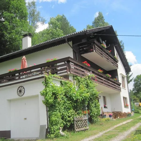 Chalet Catton Four bedroom appartement near Bad Kleinkirchheim, hotel v destinaci Radenthein