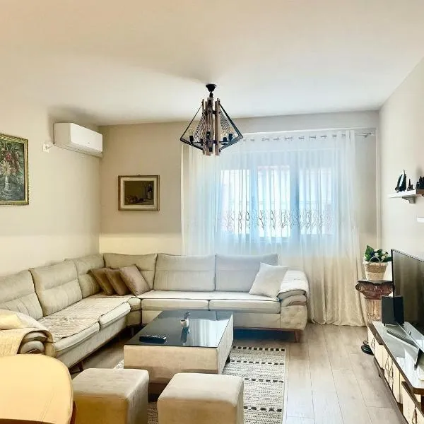 Adra's apartment, hotel em Shkodër