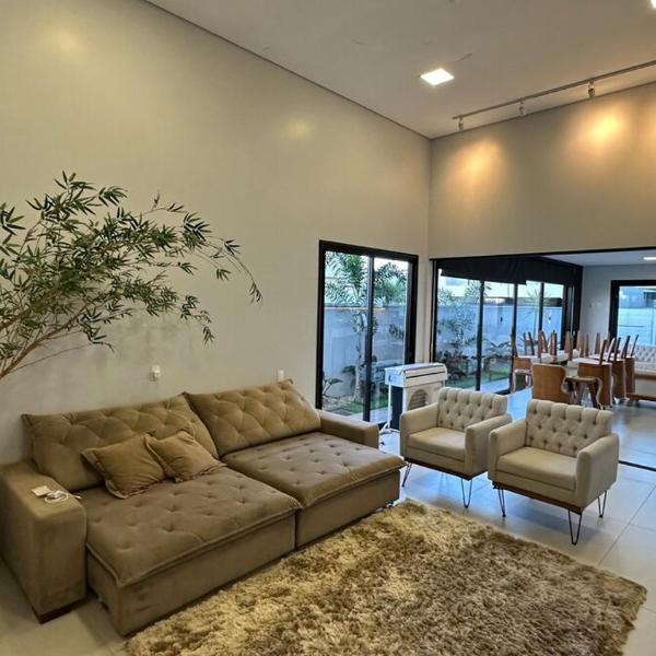 Casa de luxo em condomínio