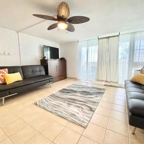 Beachfront Condo with Amazing Views，Hauula的飯店