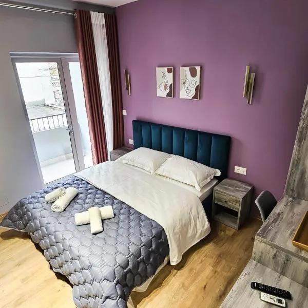 Daisy Rooms City Centre, hotel v destinaci Tirana