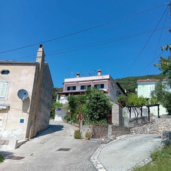 Apartments and rooms by the sea Martinscica, Cres - 23980, hótel í Martinšćica
