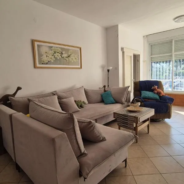 3 bedrooms by the sea-family space – hotel w mieście Hajfa