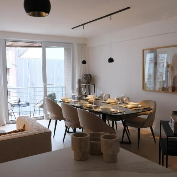 Gezellig vernieuwd appartement dichtbij het Rubensplein, Knokke, hotel v destinaci Knokke-Heist