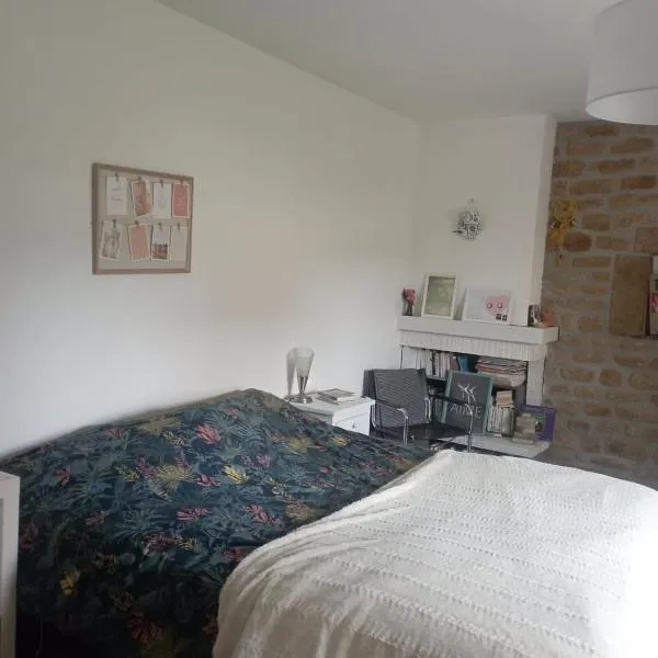 Chambre chez l'habitant, hotel in Le Val-Saint-Père