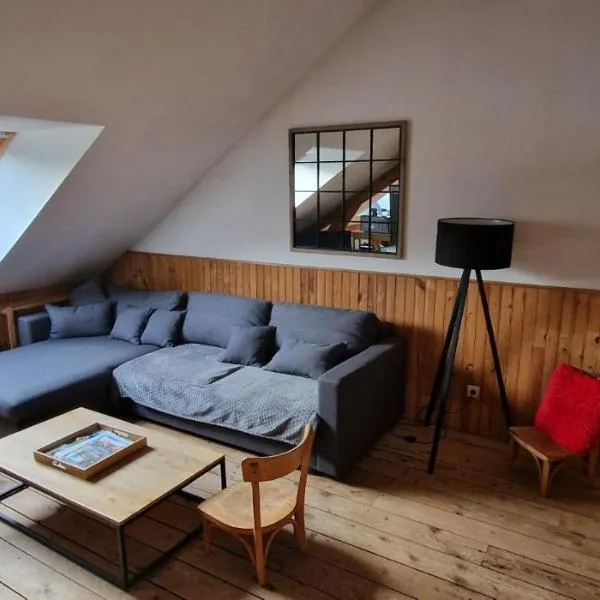 Loft des Cimes - Evasion en montagne avec local vélo privé, hotel en Cornimont