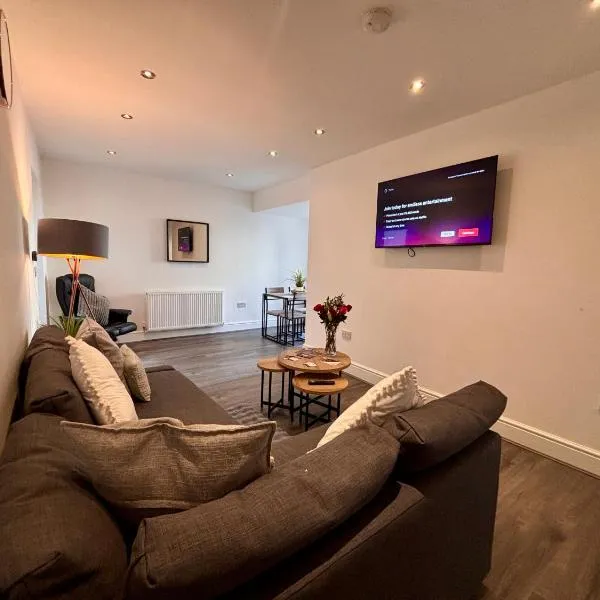 Franks Apt 1 - Outdoor Courtyard - Sleeps 6, hotel v destinaci Blackpool
