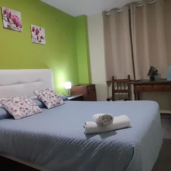 Hostal San Roque, hotel in Guadalajara